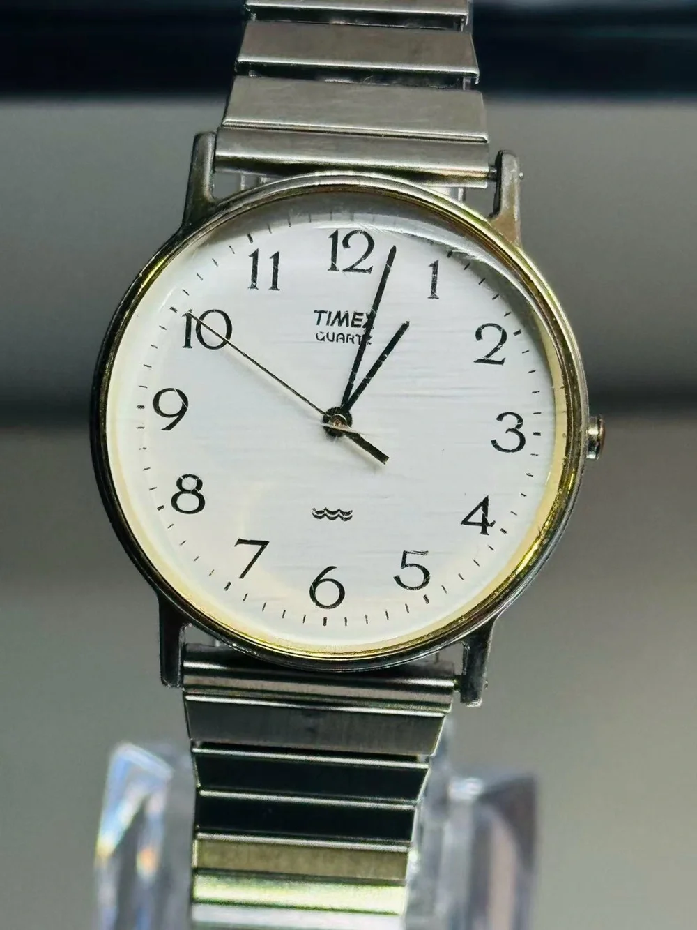 Vintage Timex Men’s Gold Tone Watch 32mm Stretch Bracelet New Battery Runs